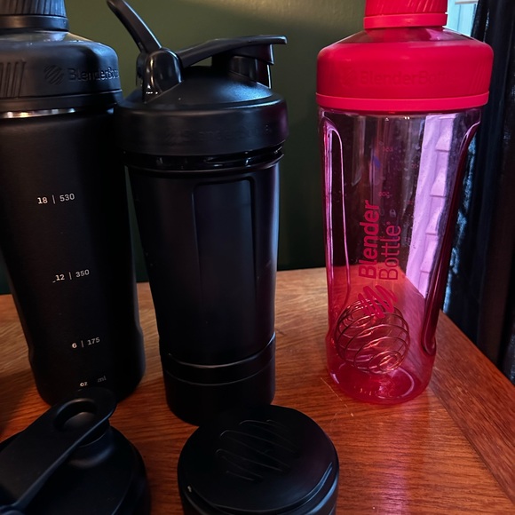 HydroJug and BlenderBottle Shaker Set - Picture 3 of 4